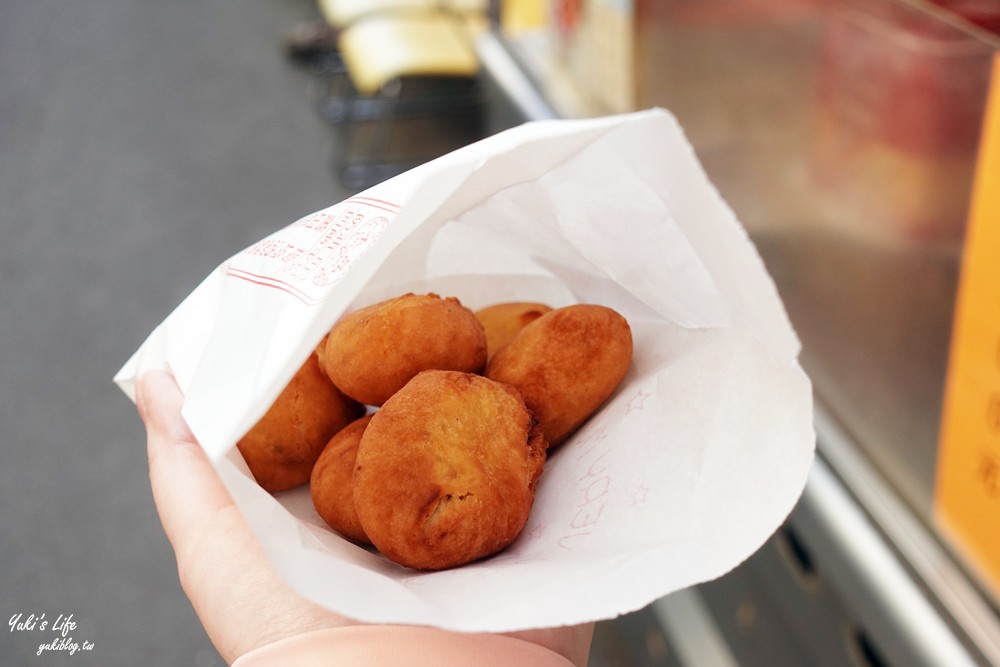 台中美食∣天天饅頭∣70年老店6元日式炸紅豆饅頭~解饞小點心 - yuki.tw