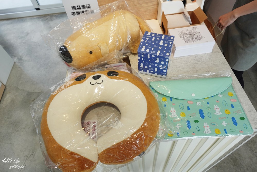 台中約會景點》奶泡貓咖啡搬新家，韓式風格純白色玻璃屋 - yuki.tw