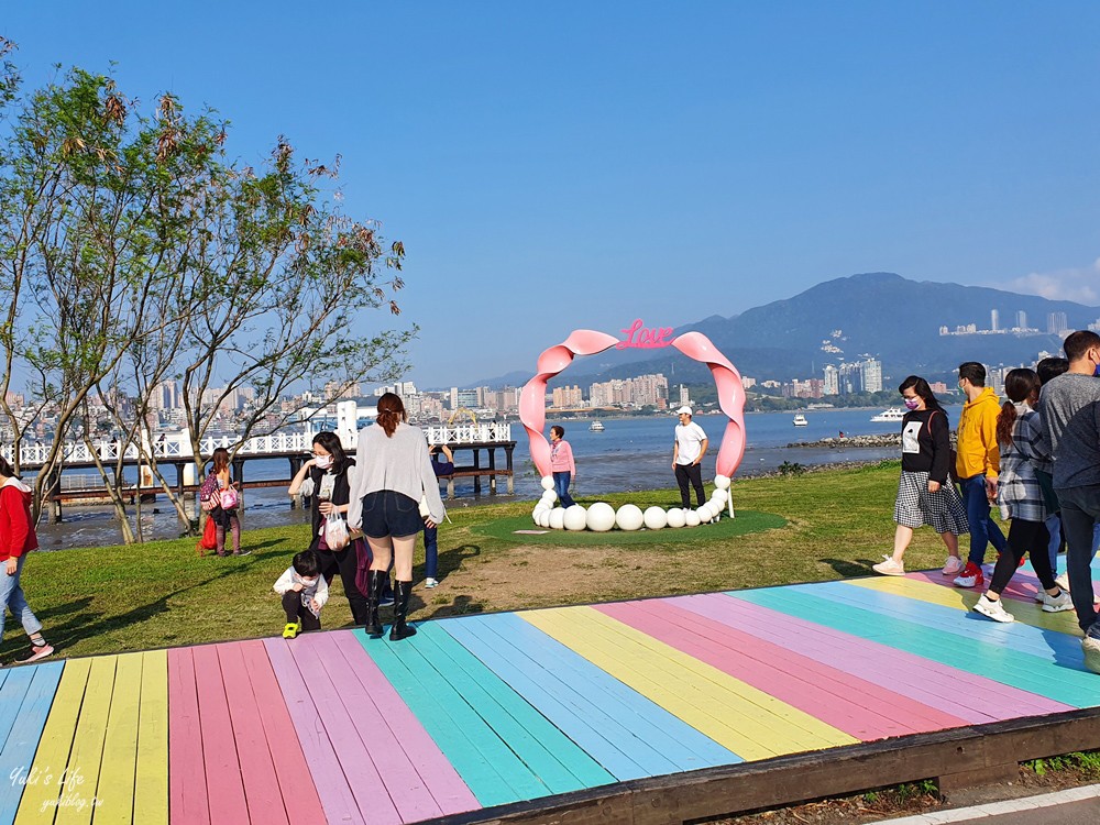 八里左岸一日遊∣八里老街∣不是只有雙胞胎,彩虹步道夜市打彈珠,假日來大草皮野餐 - yuki.tw