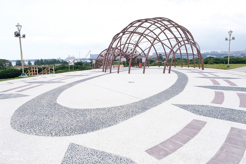 八里一日遊推薦∣十三行文化公園∣彩虹溜滑梯還能欣賞海景,親子野餐來這兒 - yuki.tw