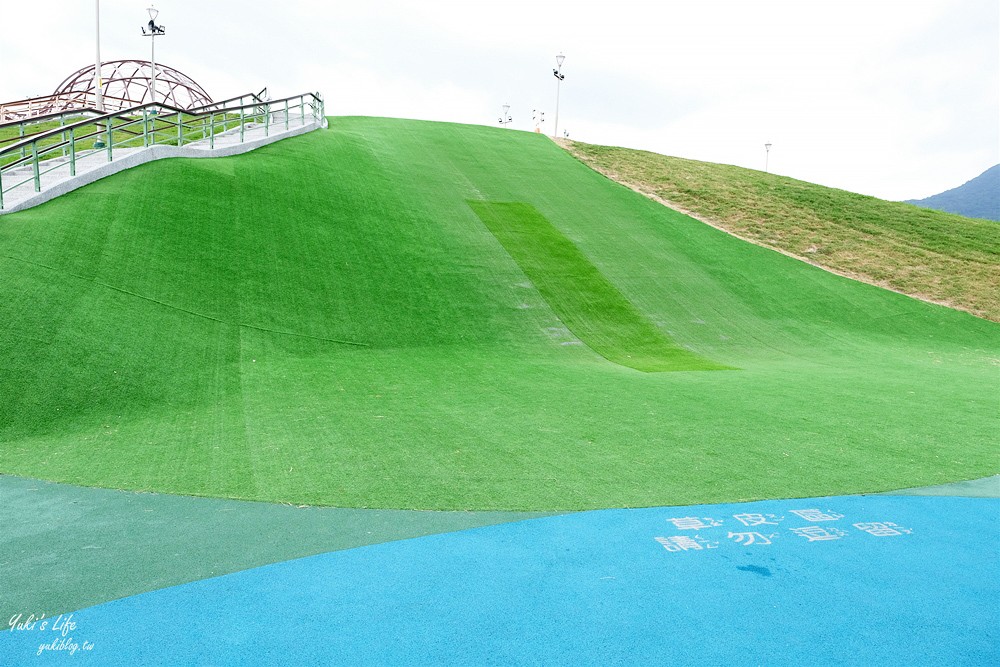 八里一日遊推薦∣十三行文化公園∣彩虹溜滑梯還能欣賞海景,親子野餐來這兒 - yuki.tw