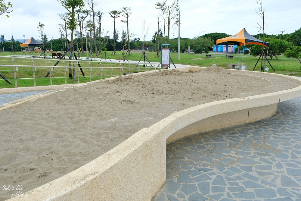 八里一日遊推薦∣十三行文化公園∣彩虹溜滑梯還能欣賞海景,親子野餐來這兒 - yuki.tw