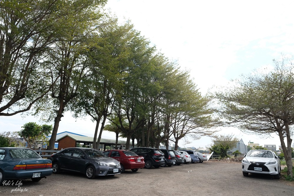 彰化秀水景點∣泳霖牧場∣免門票親子出遊,餵牛牧草10元有兒童遊戲區 - yuki.tw