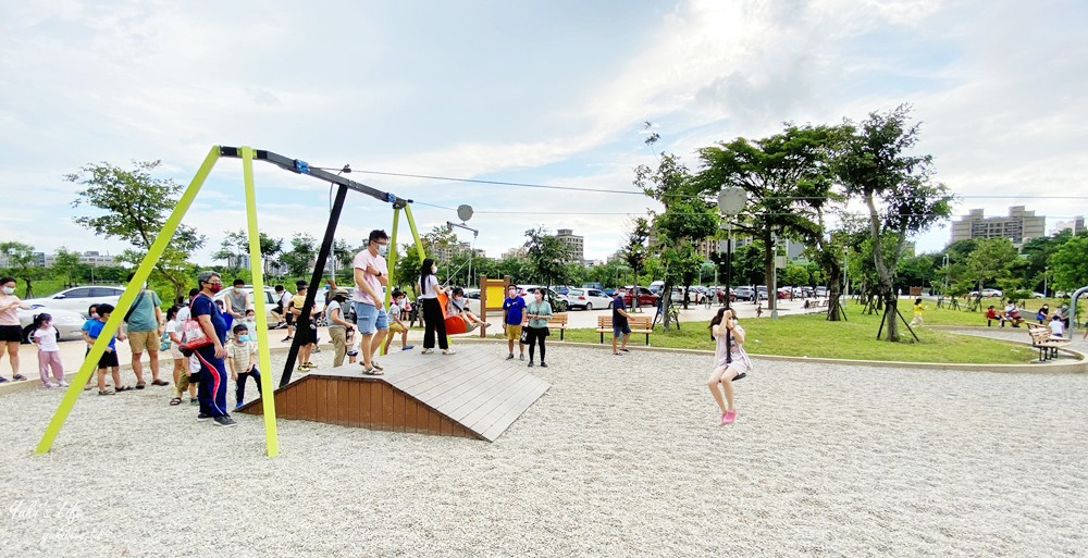 新竹AI智慧園區公園，滑步車練習場、沙坑、滑索~親子放風共融公園 - yuki.tw