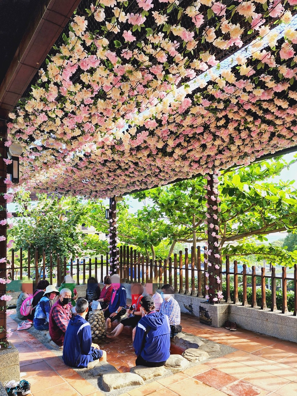 屏東車城景點|四重溪溫泉公園|免門票泡足湯、日式神社景觀、可愛公仔等你來拍！ - yuki.tw