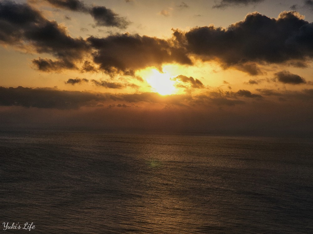 屏東恆春景點》關山夕照~墾丁世界級海面日落美景！輕鬆步行3分鐘賞夕陽～漸層天空海龜超好拍！ - yuki.tw