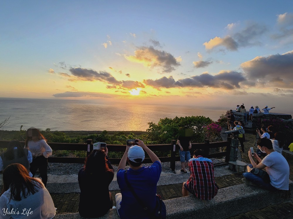 屏東恆春景點》關山夕照~墾丁世界級海面日落美景！輕鬆步行3分鐘賞夕陽～漸層天空海龜超好拍！ - yuki.tw