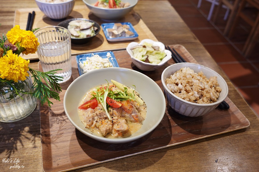 坪林美食》坪感覺，坪林老街百年石頭厝，茶風味餐、文青咖啡廳～ - yuki.tw