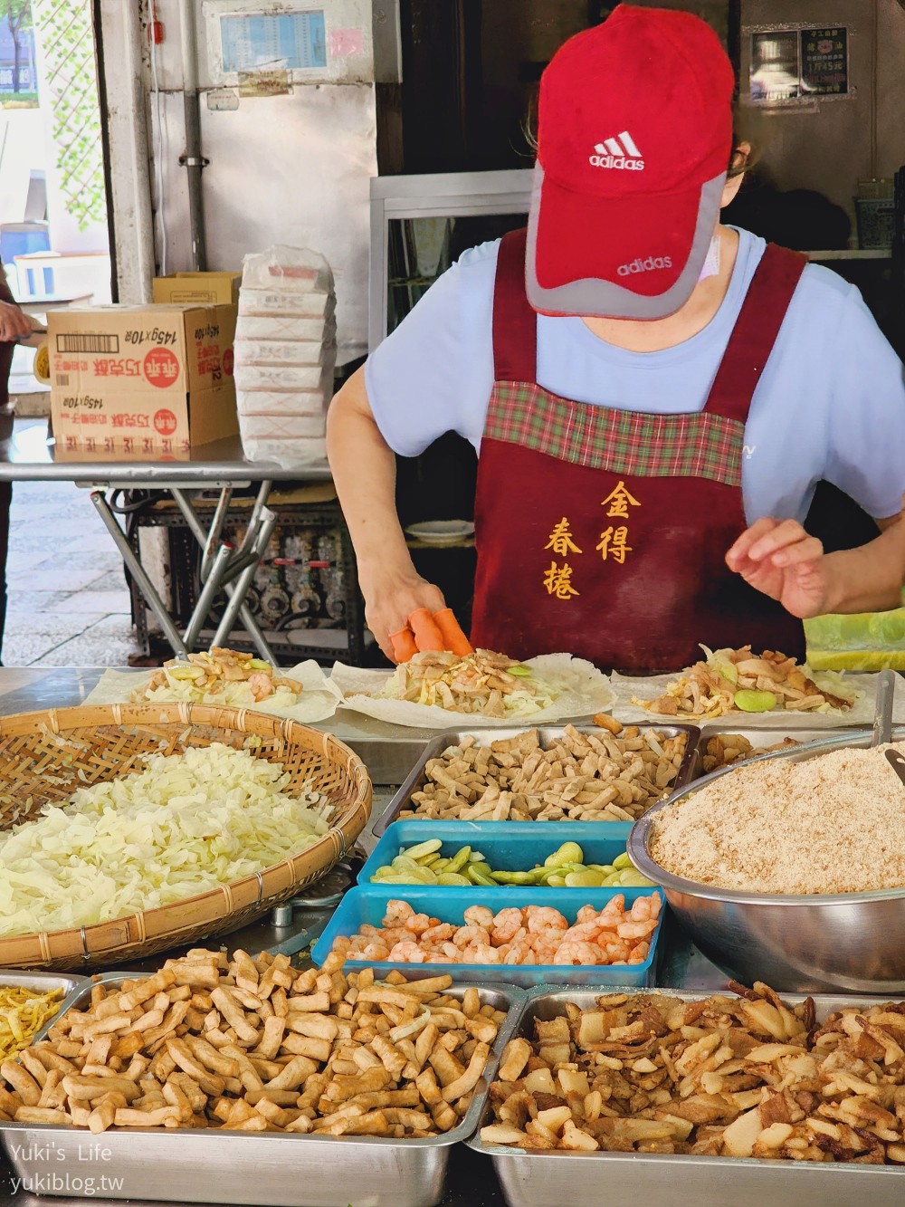 台南美食》金得春捲，包皇帝豆的60年老店，國華街 永樂市場小吃推薦 - yuki.tw