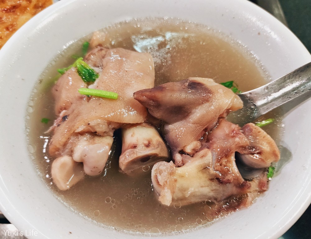 台南麻豆美食》阿蘭碗粿，碗粿疊疊樂你自己拿，還有附設停車場！ - yuki.tw