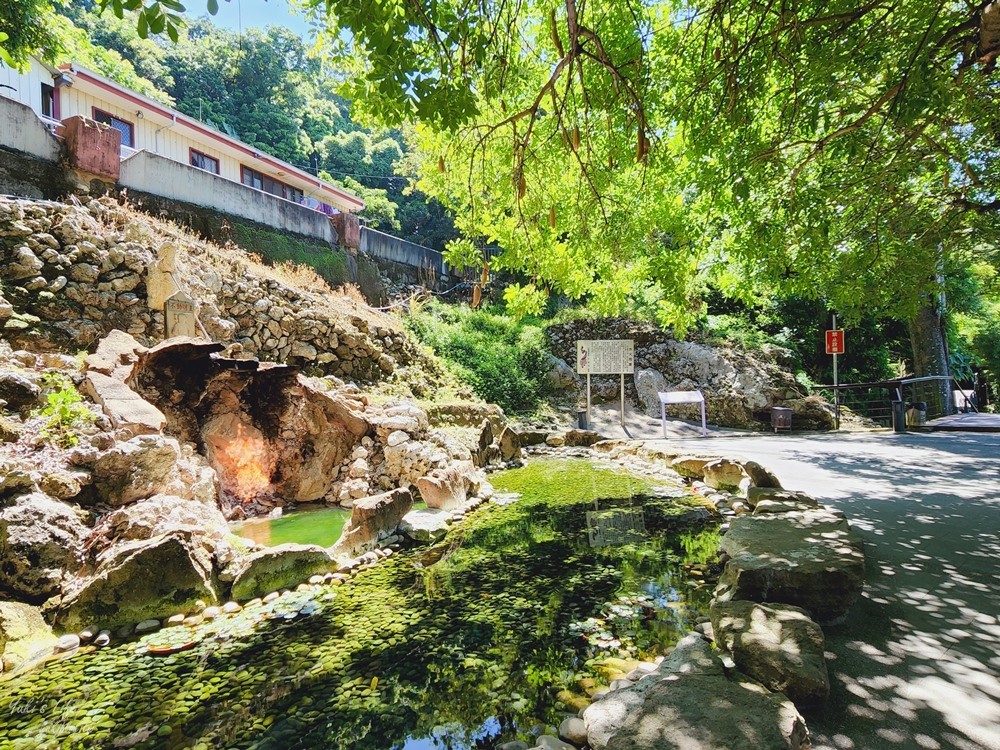 台南關子嶺水火同源，免門票景點來看水中有火奇景，景觀平台乘涼好愜意~ - yuki.tw