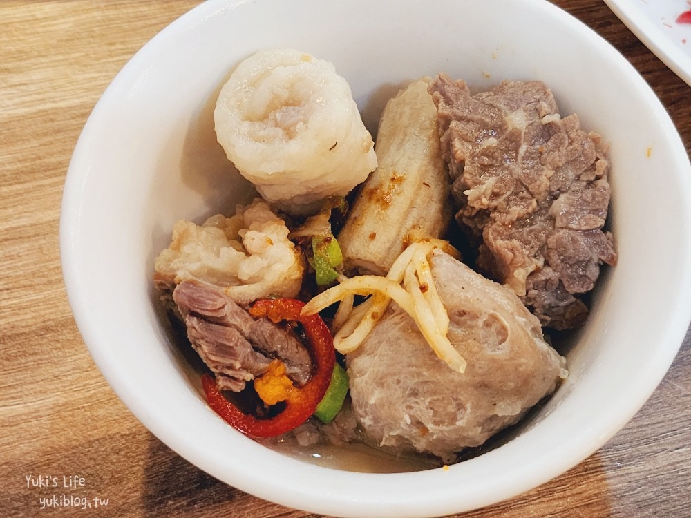 台南海安路美食》四季溫體牛肉鍋，善化牛肉鮮嫩好吃，牛腩鍋底也是讚~ - yuki.tw