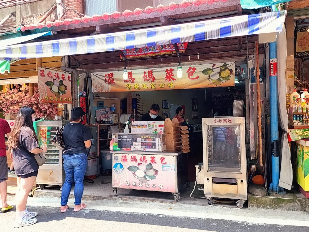 新竹橫山景點》內灣老街，假日出遊好去處，走吊橋吃美食一日遊