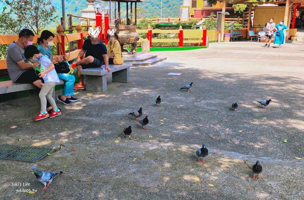 桃園景點》大溪蓮座觀音寺，登上百步雲梯的世外桃源，餵魚看長壽龜休閒好去處 - yuki.tw