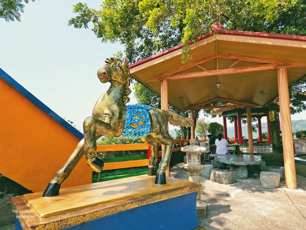 桃園景點》大溪蓮座觀音寺，登上百步雲梯的世外桃源，餵魚看長壽龜休閒好去處 - yuki.tw