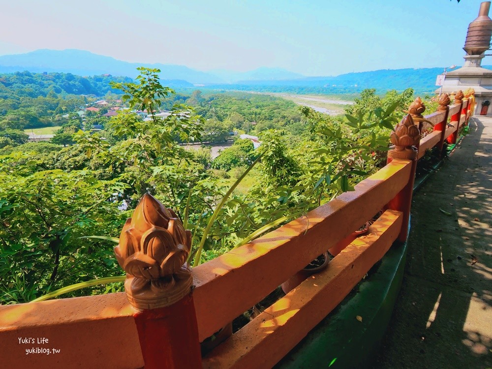 桃園景點》大溪蓮座觀音寺，登上百步雲梯的世外桃源，餵魚看長壽龜休閒好去處 - yuki.tw