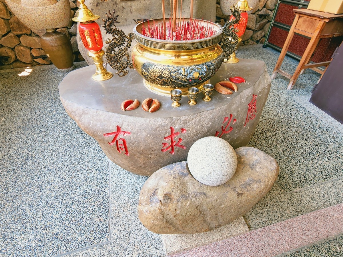 南投國姓必去景點》元寶土地公廟，處處金元寶，求財必朝聖！ - yuki.tw