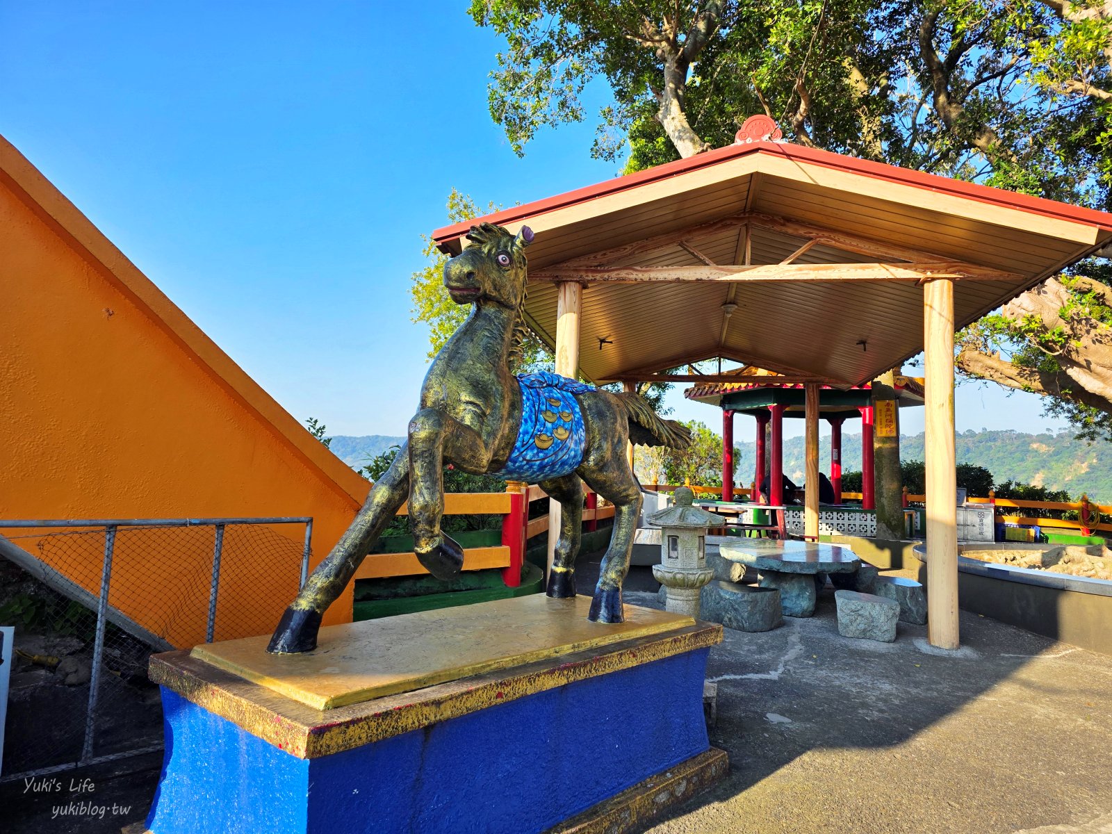 20260128161016_0_2ba13f 桃園景點》大溪蓮座觀音寺，登上百步雲梯的世外桃源，餵魚看長壽龜休閒好去處（停車場）