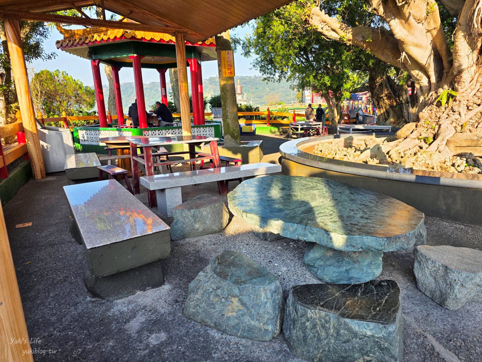 20260128161032_0_ca3ea1 桃園景點》大溪蓮座觀音寺，登上百步雲梯的世外桃源，餵魚看長壽龜休閒好去處（停車場）