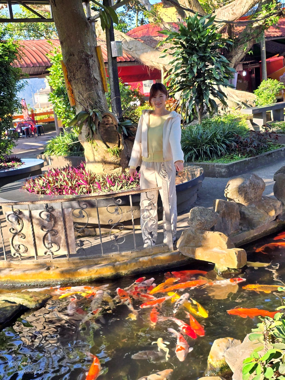 20260128161634_0_9c59e0 桃園景點》大溪蓮座觀音寺，登上百步雲梯的世外桃源，餵魚看長壽龜休閒好去處（停車場）