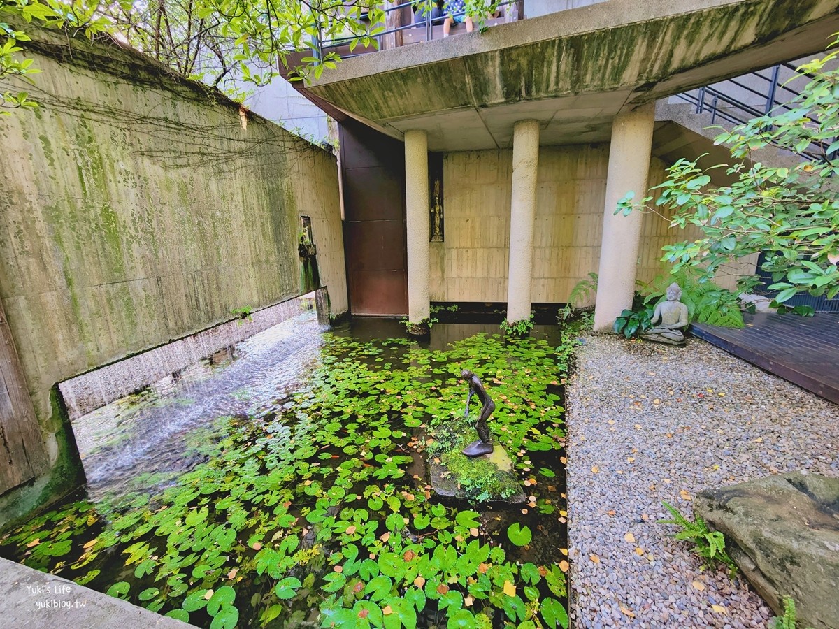 台中景點┃大里菩薩寺┃清水模禪風建築免費參觀，充滿綠植太美了 - yuki.tw