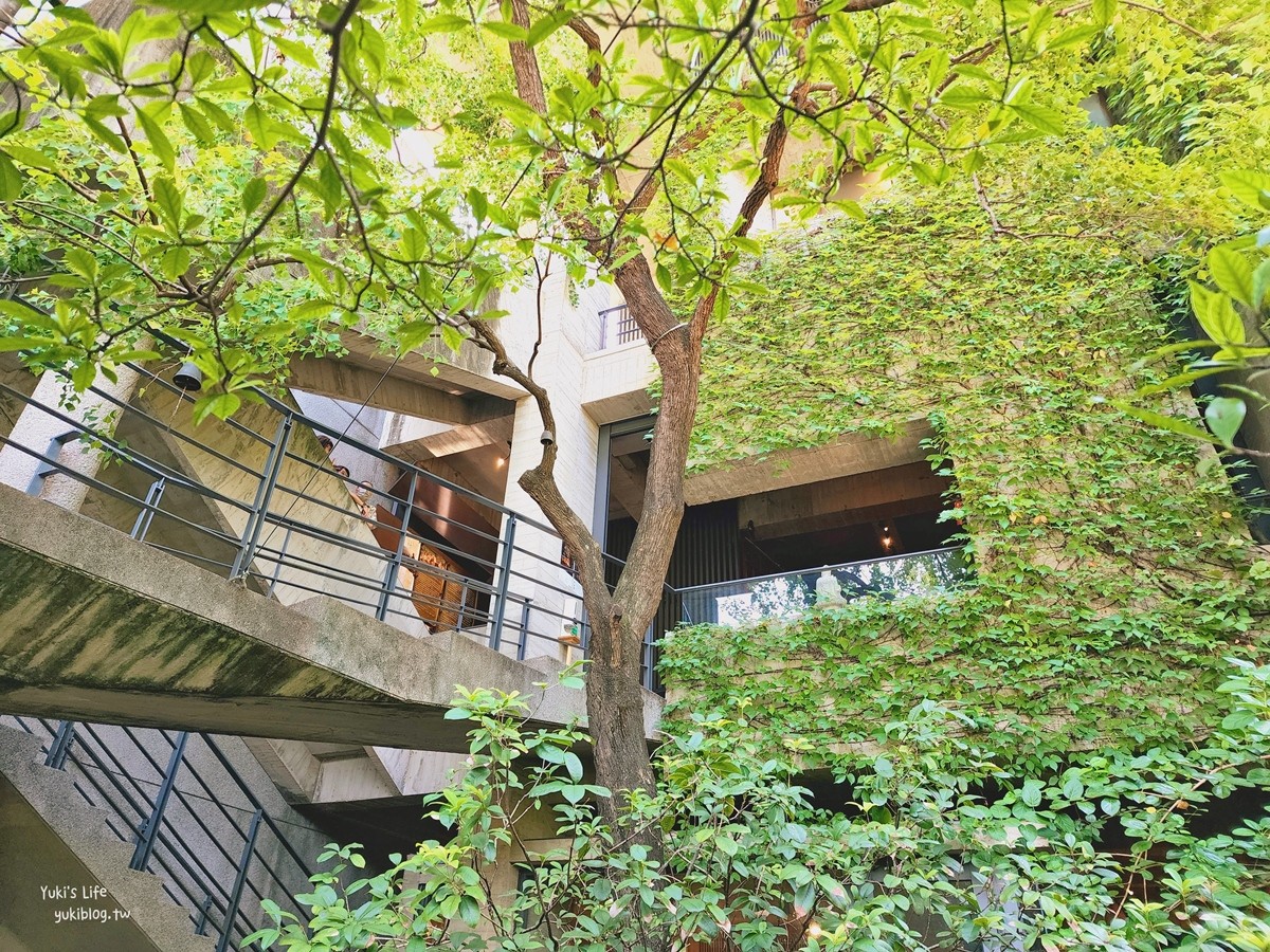 台中景點┃大里菩薩寺┃清水模禪風建築免費參觀，充滿綠植太美了 - yuki.tw