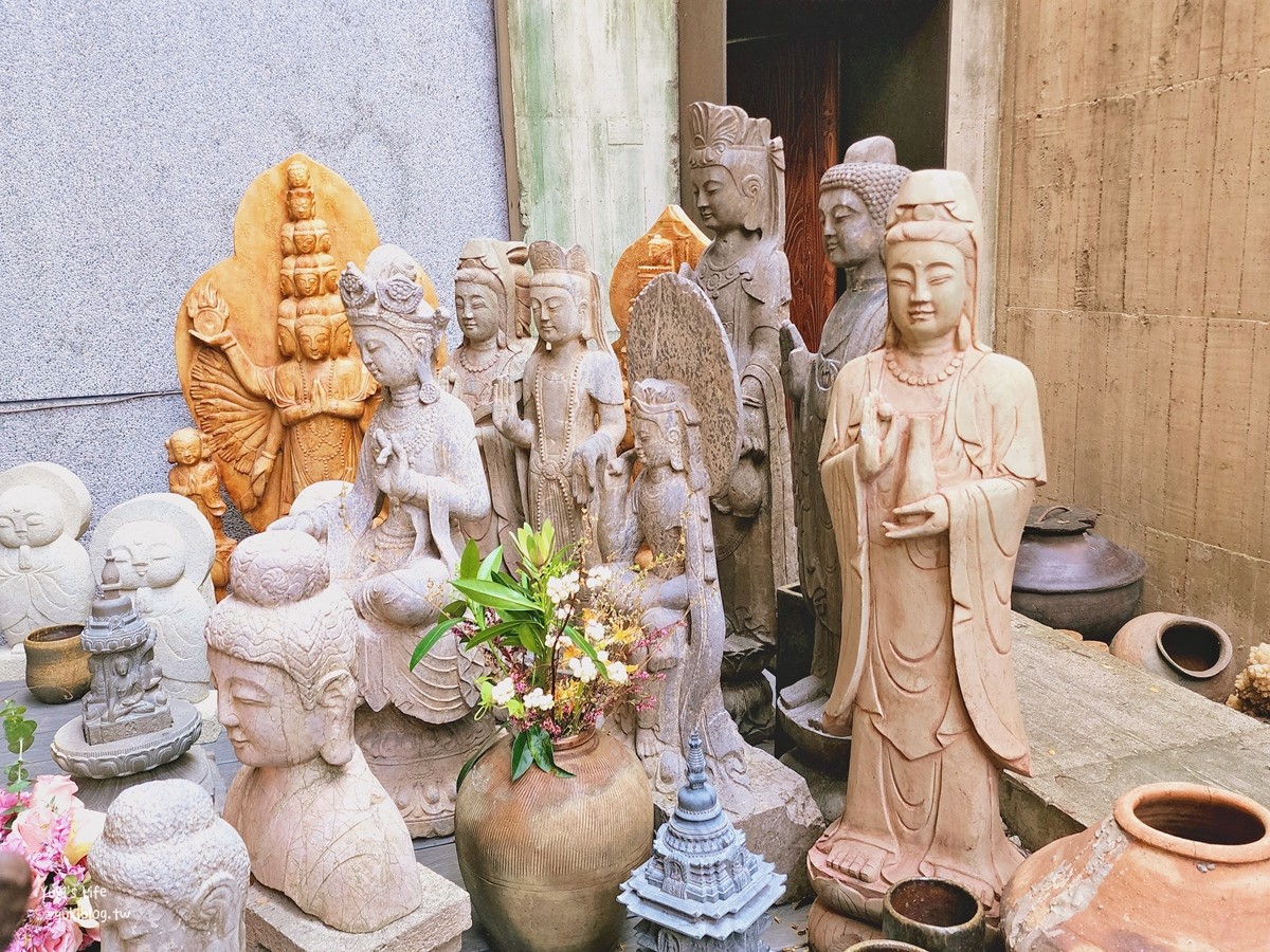 台中景點┃大里菩薩寺┃清水模禪風建築免費參觀，充滿綠植太美了 - yuki.tw