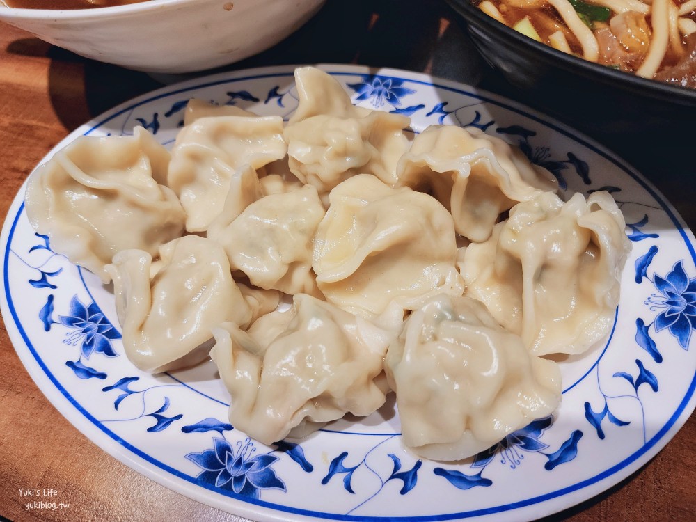 桃園美食|呷霸牛肉麵南平店|免費加湯加麵，豆花豆漿咖啡汽水暢飲有夠誇張 - yuki.tw