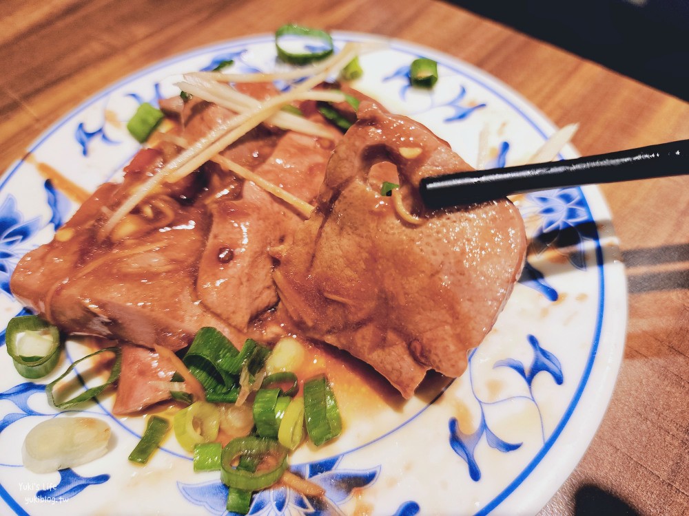 桃園美食|呷霸牛肉麵南平店|免費加湯加麵，豆花豆漿咖啡汽水暢飲有夠誇張 - yuki.tw