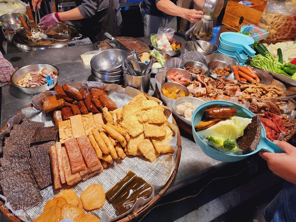 斗六觀光夜市必吃美食》銅板美食清單爆滿，營業時間每週二、週六，遊戲和小吃都超多 - yuki.tw