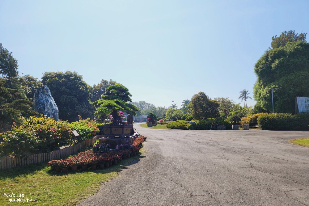 彰化溪州親子景點|彎彎滑森樂園(萬景藝苑)|華麗宮庭建築藏著兒童樂園~滑板車盡情溜~ - yuki.tw