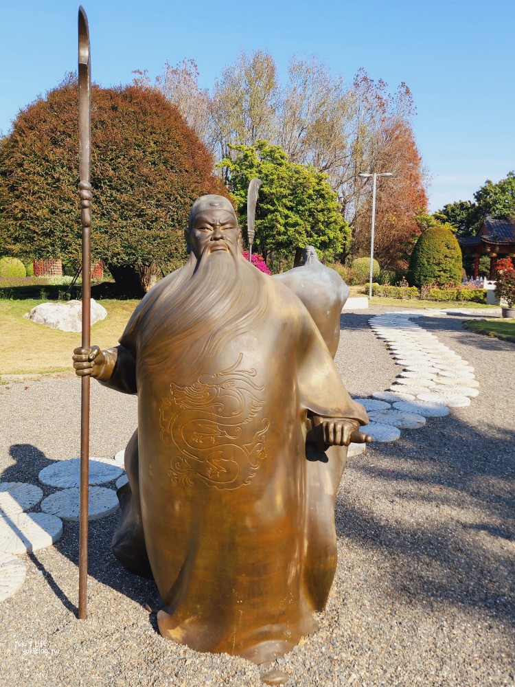 彰化溪州親子景點|彎彎滑森樂園(萬景藝苑)|華麗宮庭建築藏著兒童樂園~滑板車盡情溜~ - yuki.tw