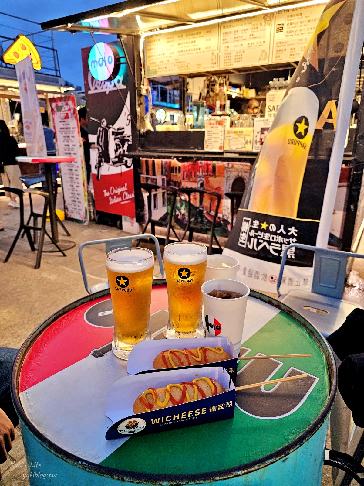 20250715180255_0_07ab8a 大稻埕碼頭貨櫃市集:夕陽、美食、微醺,台北最Chill的河畔美食地標!