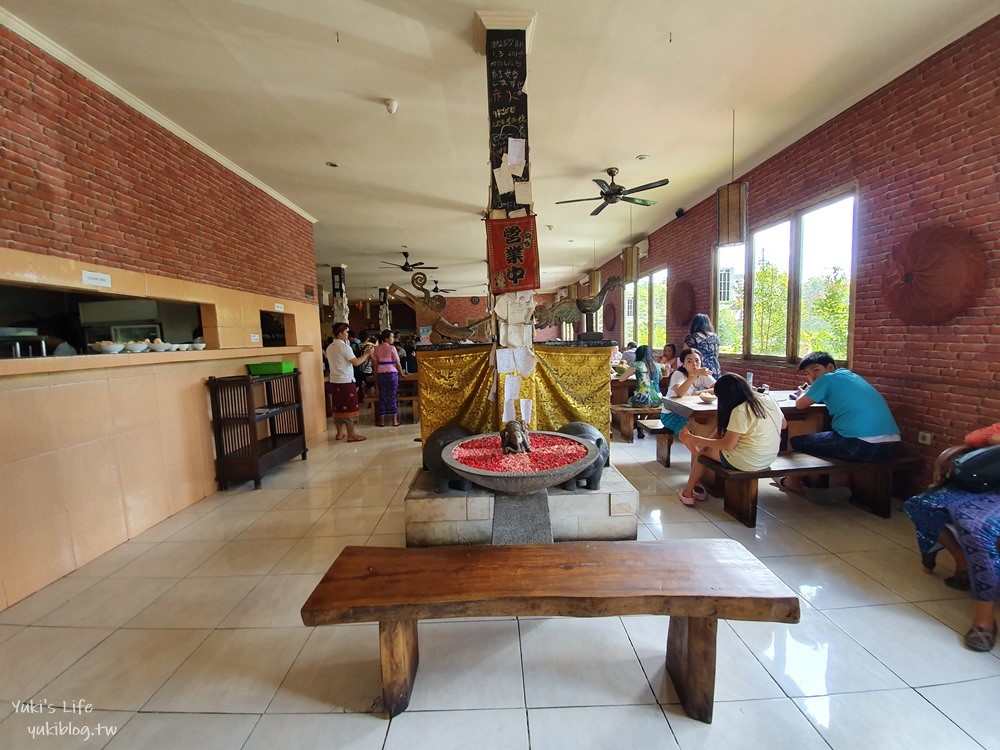 【峇里島金巴蘭美食餐廳】iiga Warung峇里島豬肋排，熱門人氣店 - yuki.tw