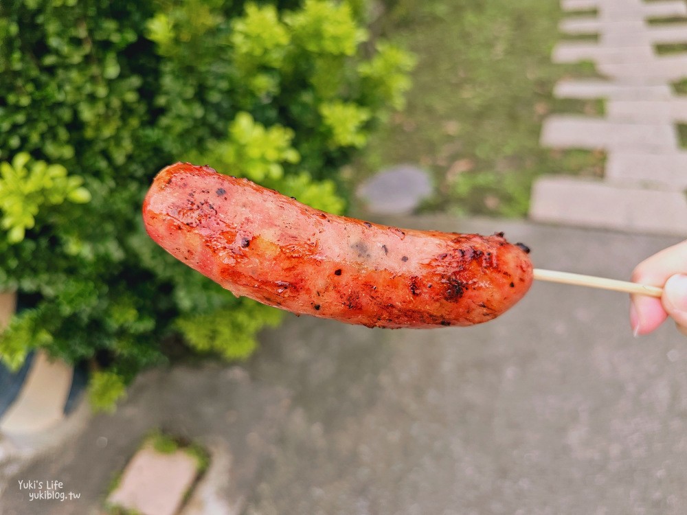 花蓮美食》花蓮慶修院馬告香腸，世界最好吃的香腸~另附神秘配料讓人意想不到 - yuki.tw