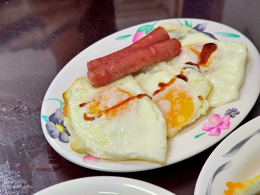 20230416193602_85 嘉義美食》桃城三禾火雞肉飯，一碗才35元嘉義在地人都推薦吃這家，擠花三色蛋必點