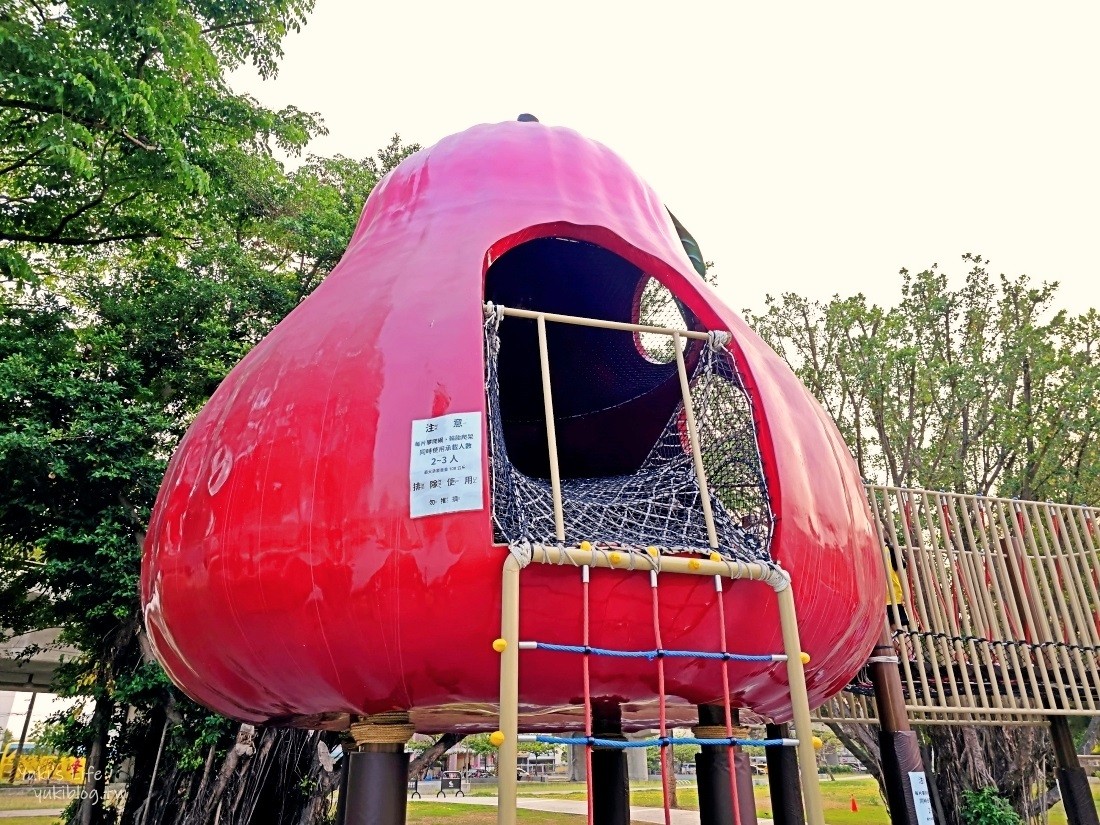 【屏東景點特色公園】林邊兒童飛天火車公園～蓮霧主題兒童遊戲場好嗨！ - yuki.tw