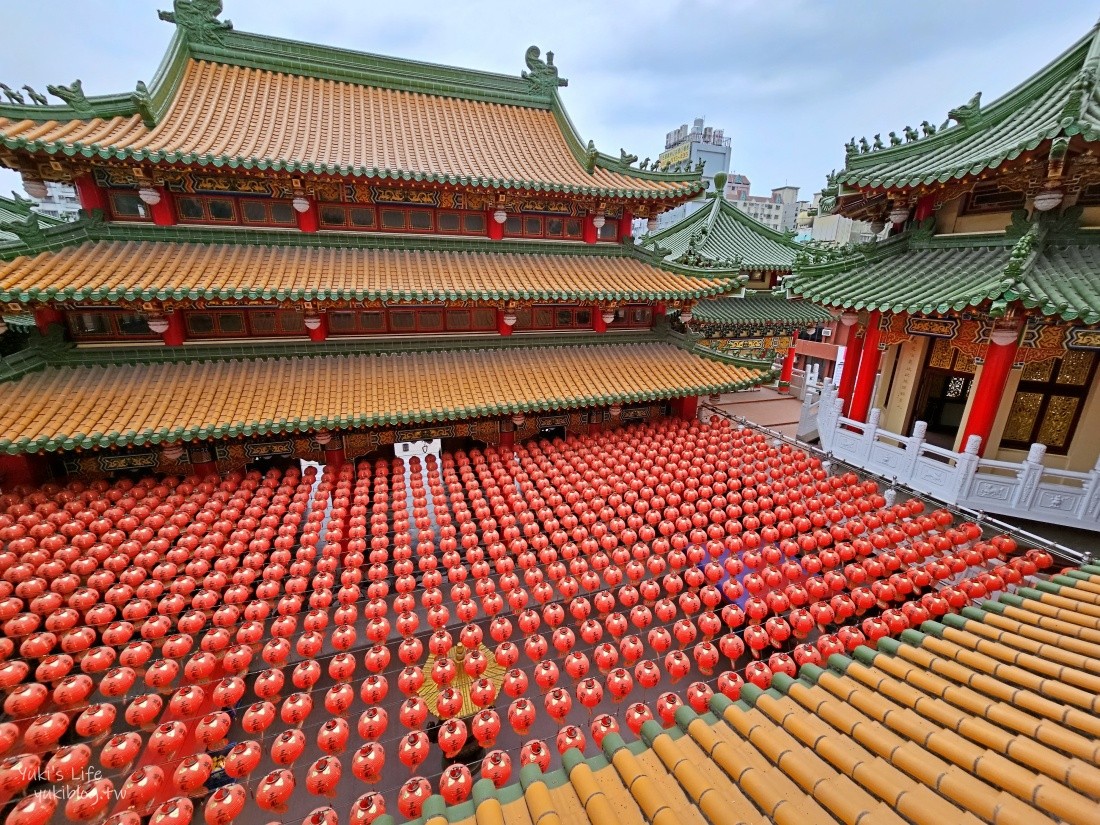 【高雄景點】三鳳宮，整片紅色燈籠海超壯觀，白天夜晚都美麗又好拍 - yuki.tw