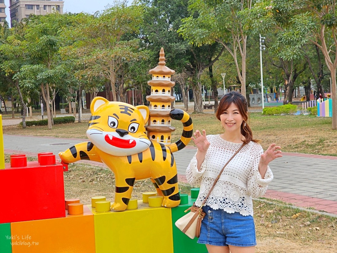 【高雄左營景點】蓮池潭兒童公園~走進愛麗絲夢遊仙境、磨菇森林 - yuki.tw