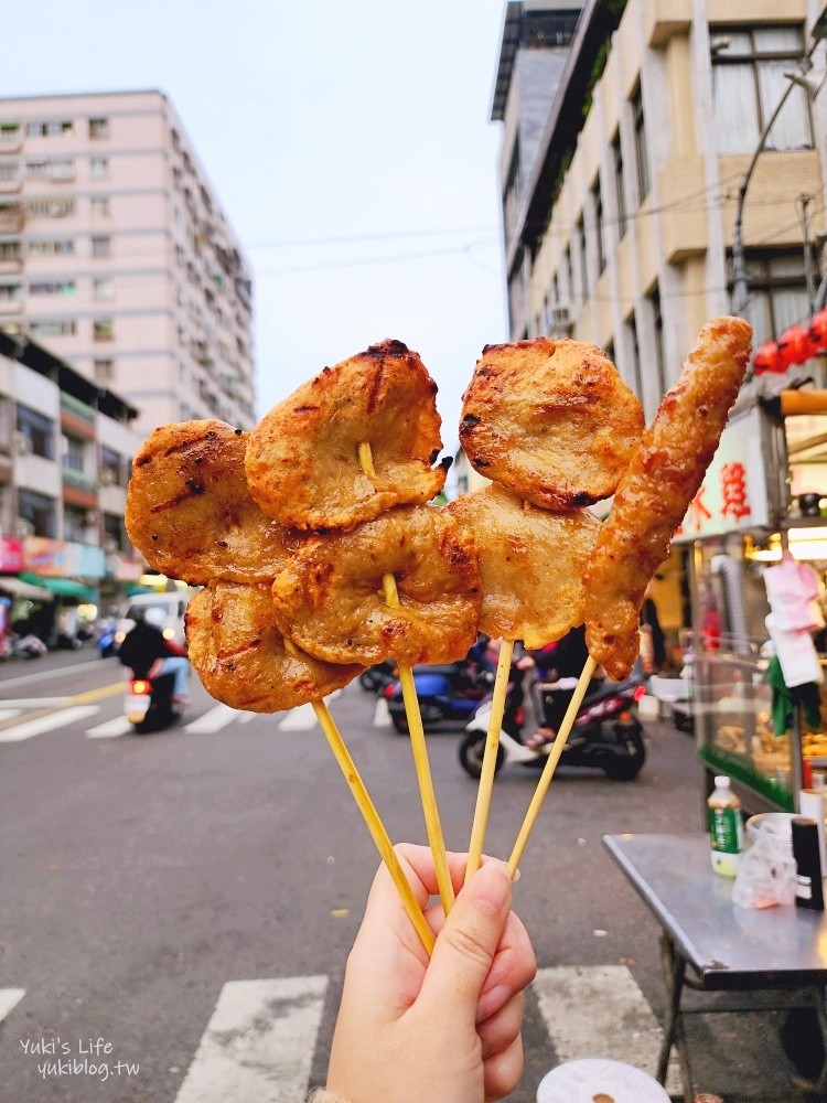 【高雄美食推薦】廖家黑輪～藏在三民市場銅板美食，人氣銅板價小吃 - yuki.tw