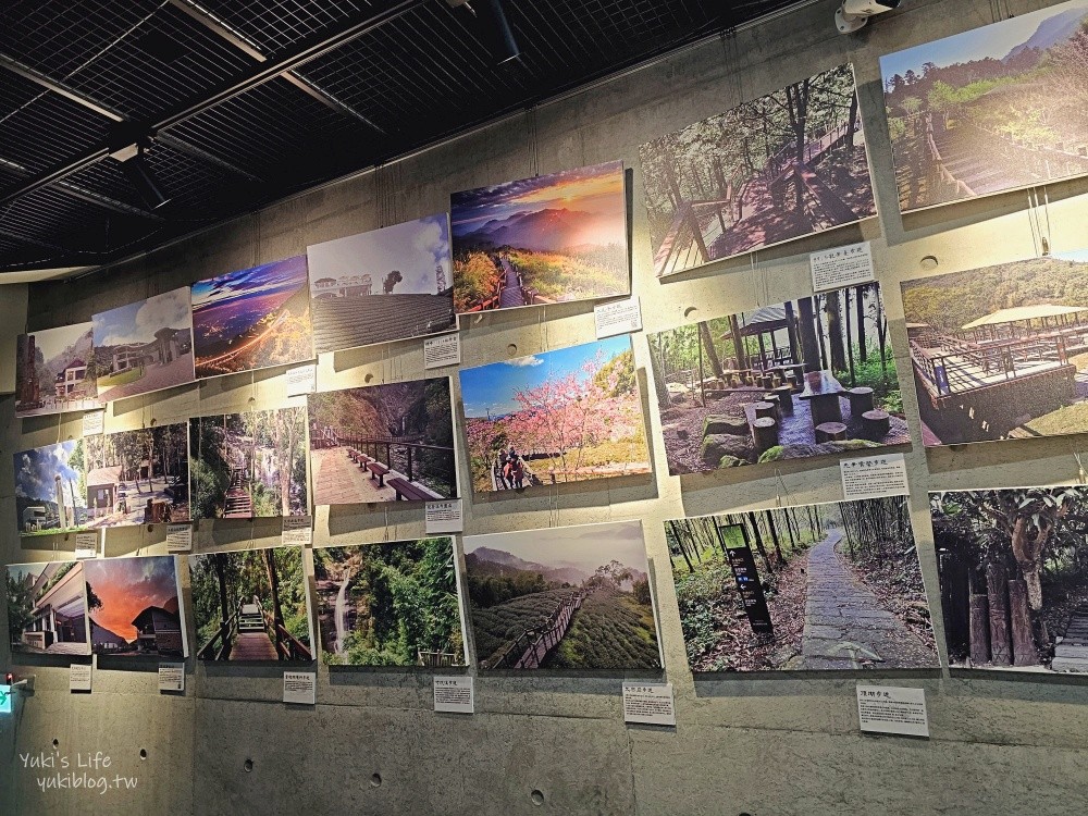 【嘉義阿里山景點】觸口遊客中心，免門票阿里山旅區休息點，來杯路易莎咖啡賞火車！ - yuki.tw