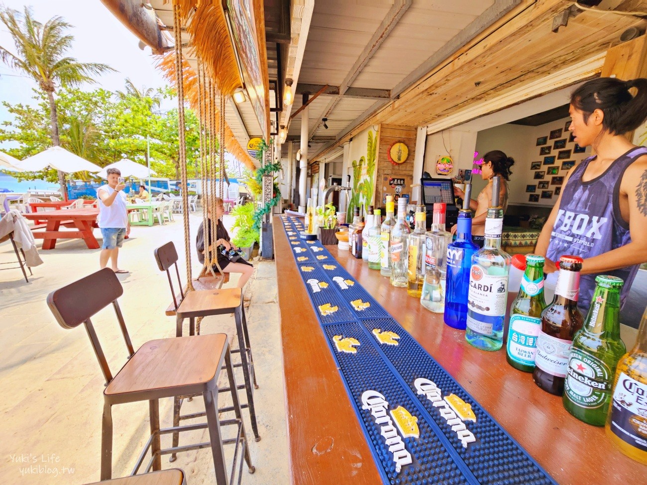 墾丁南灣野海子 WILD KID BAR，海景第一排景觀餐廳咖啡酒吧、峇里島風盪鞦韆氣氛滿分！ - yuki.tw