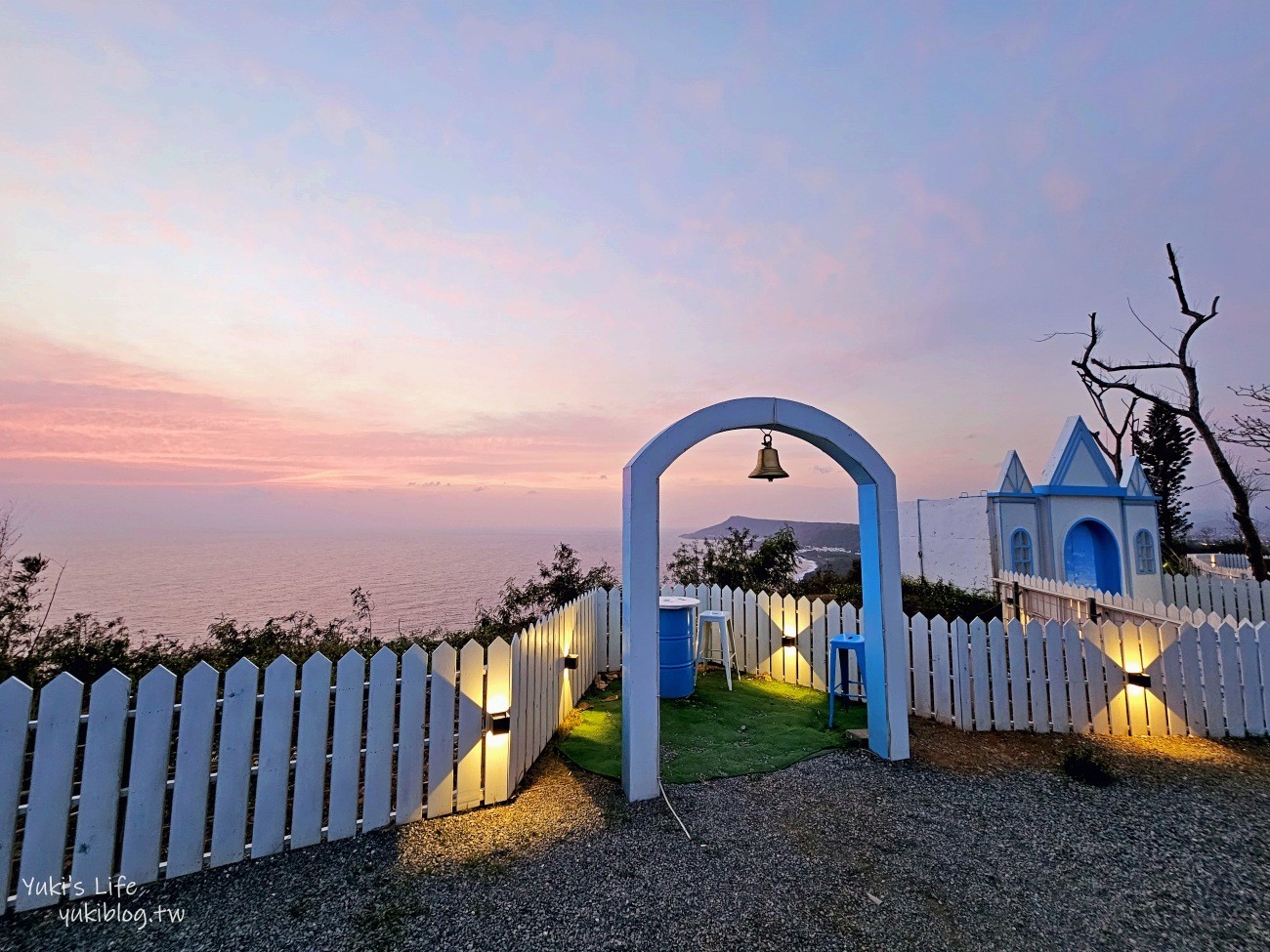 屏東景點》墾丁海崖灣，笑笑羊水豚君海景餐廳～粉色漸層夕陽下午茶 - yuki.tw