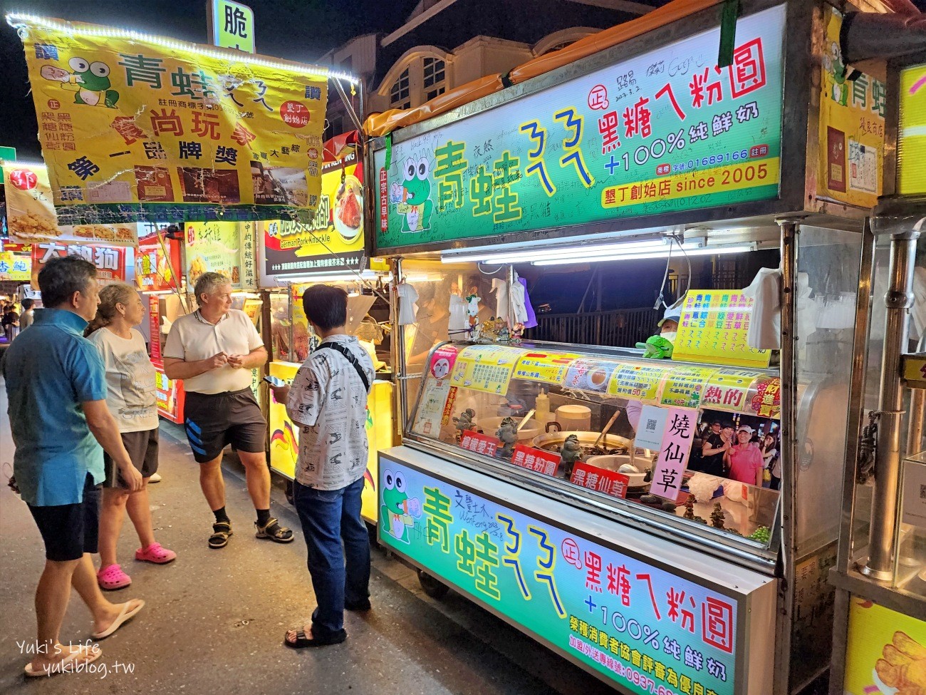 屏東景點》墾丁大街夜市，跟著人潮一起吃美食~墾丁夜晚好去處 - yuki.tw