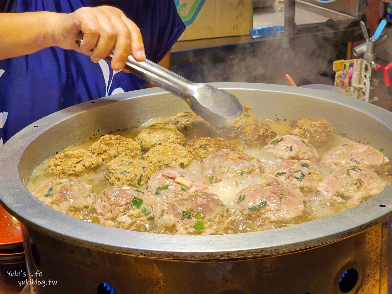 屏東景點》墾丁大街夜市，跟著人潮一起吃美食~墾丁夜晚好去處 - yuki.tw