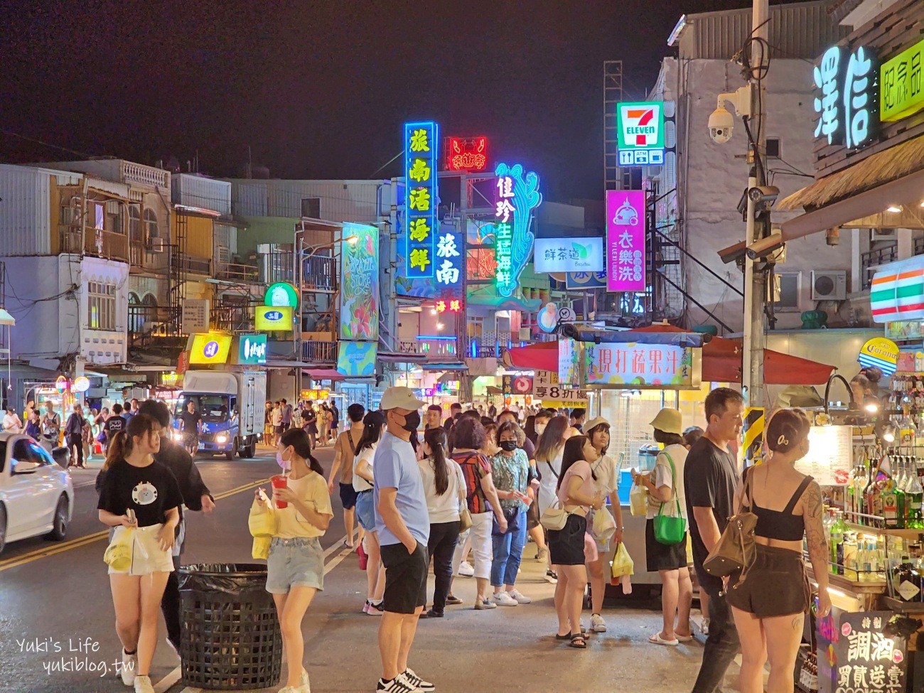 屏東景點》墾丁大街夜市，跟著人潮一起吃美食~墾丁夜晚好去處 - yuki.tw