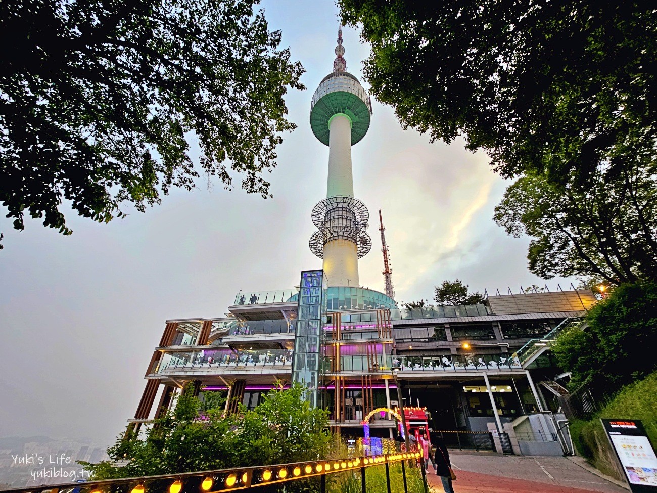 韓國首爾自由行景點》星空圖書館，唯美浪漫景點，白天夜晚都好拍 - yuki.tw