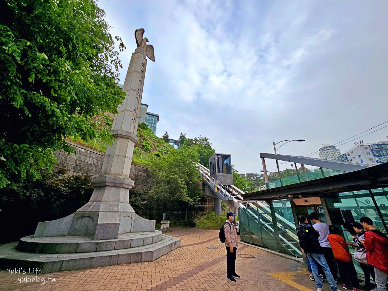 首爾景點》南山首爾塔，搭纜車約會賞夜景～好逛地標必來，浪漫氛圍令人醉心~ - yuki.tw