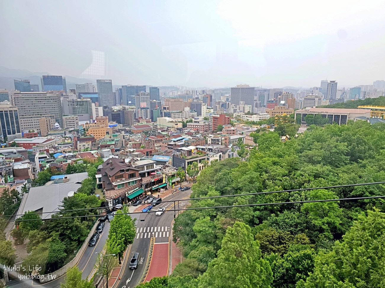 首爾景點》南山首爾塔，搭纜車約會賞夜景～好逛地標必來，浪漫氛圍令人醉心~ - yuki.tw