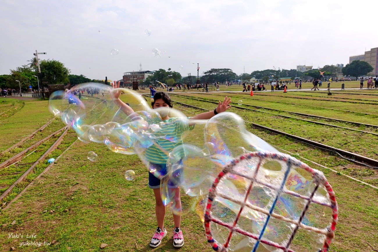 高雄親子景點》駁二特區：哈瑪星鐵道文化園區、駁二蓬萊倉庫群～捷運西子灣站 - yuki.tw